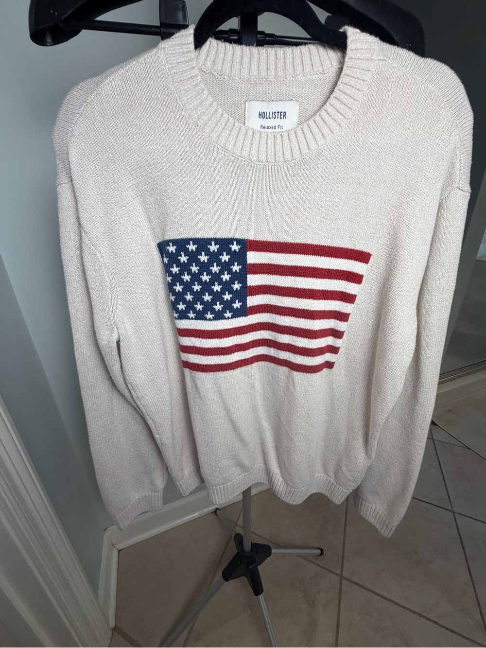 Hollister Cream American Flag Relaxed Fit Crewneck Sweater Size M